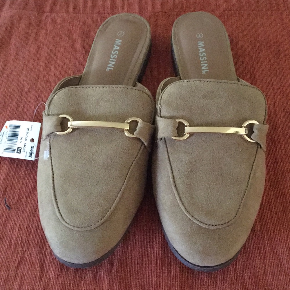 Massini Shoes | Studded Black Slip-On size 7